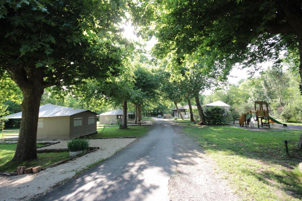 Camping L'Ilot Du Chail Sansais 외부 사진