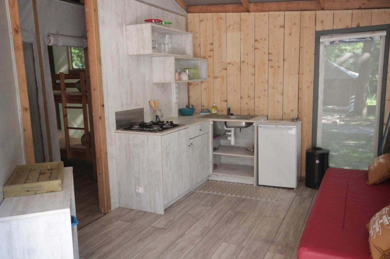 Camping L'Ilot Du Chail Sansais 외부 사진