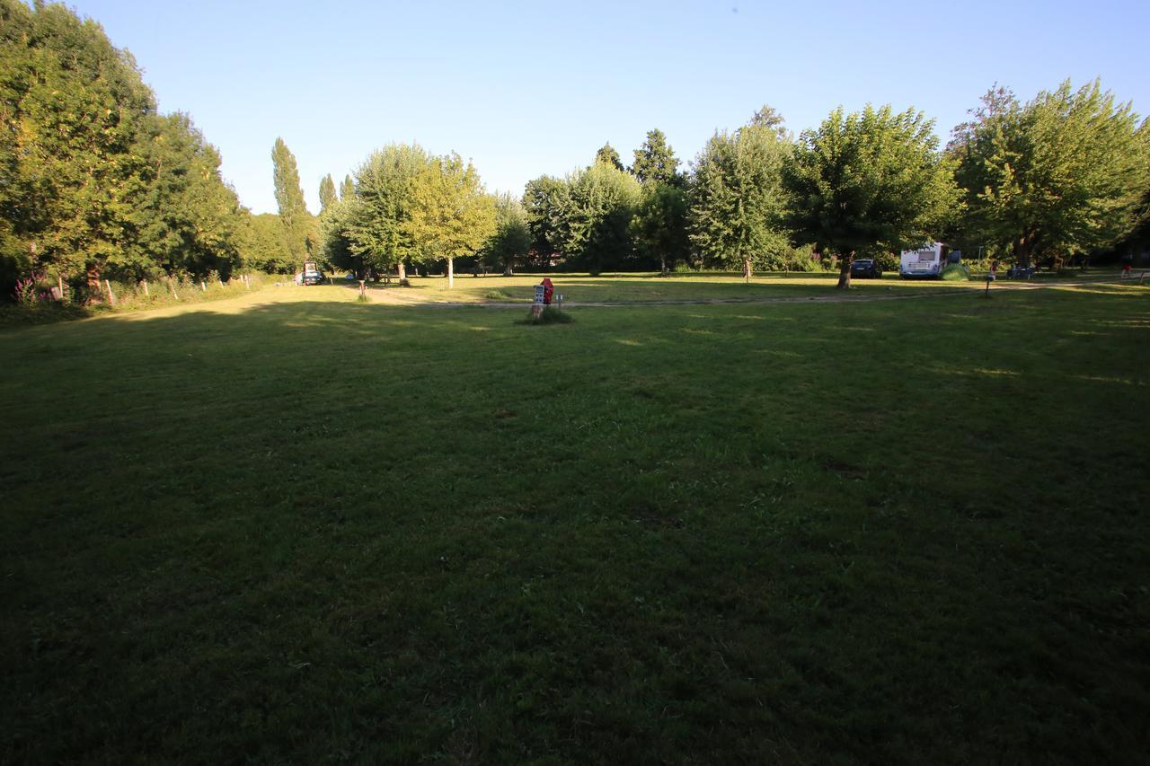 Camping L'Ilot Du Chail Sansais 외부 사진