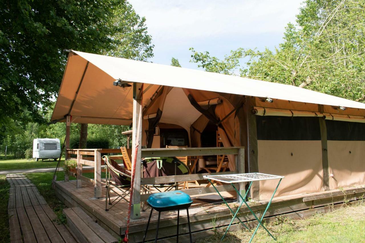 Camping L'Ilot Du Chail Sansais 외부 사진