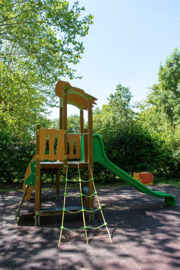 Camping L'Ilot Du Chail Sansais 외부 사진