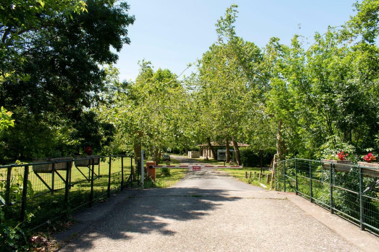 Camping L'Ilot Du Chail Sansais 외부 사진