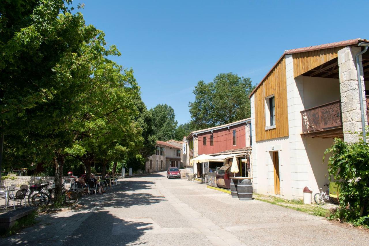 Camping L'Ilot Du Chail Sansais 외부 사진