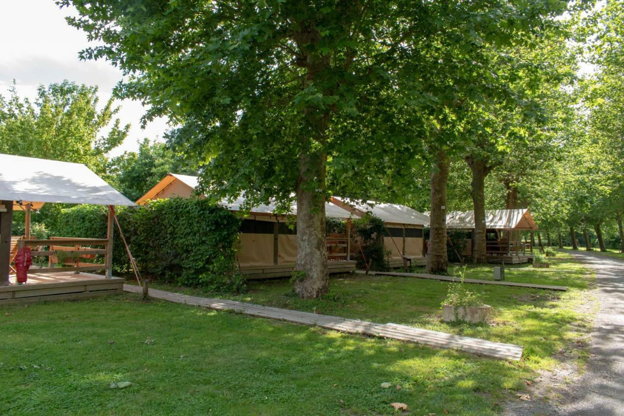 Camping L'Ilot Du Chail Sansais 외부 사진
